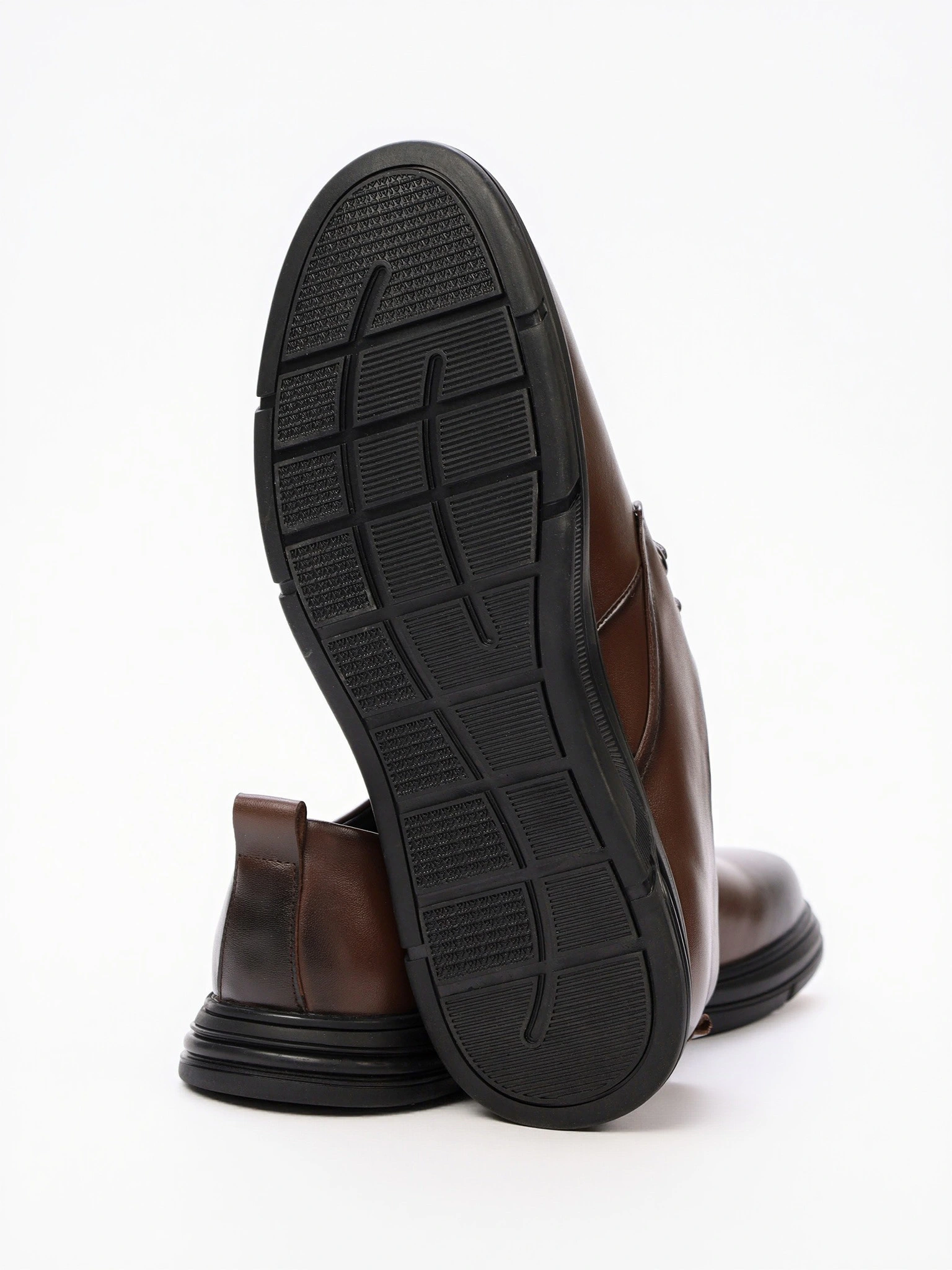 Туфли коричневого цвета со шнуровкой